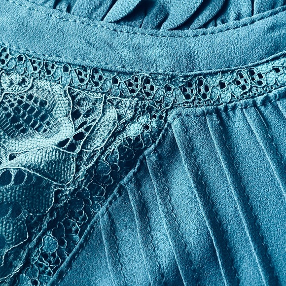 Teal Pin-tuck detail blouse with short lace sleeves - Picture 2 of 2